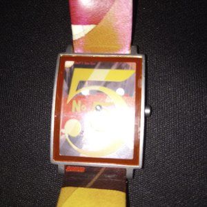 Projects, The Metropolitan Museum of Art, "The Figure 5 in Gold" Working watch